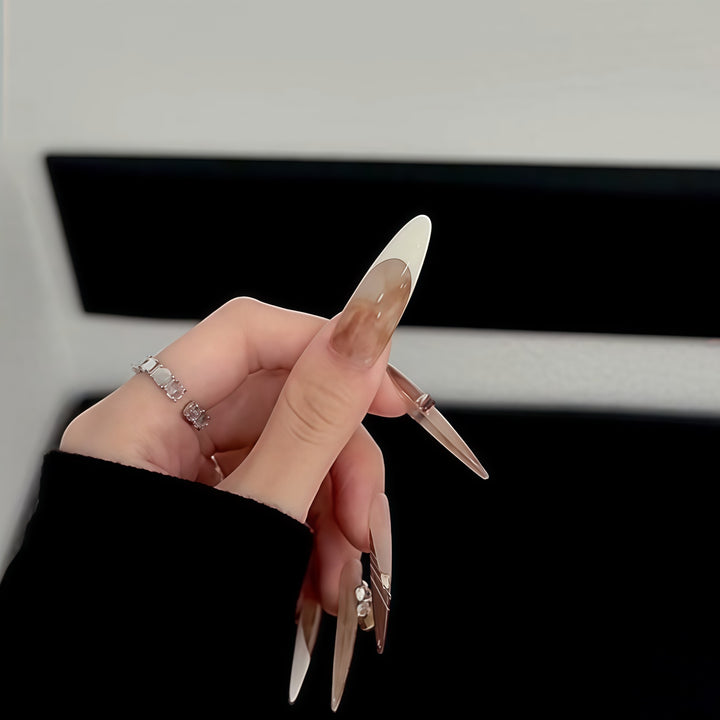 Artificial nail set with elegant glamour design Bowlift
