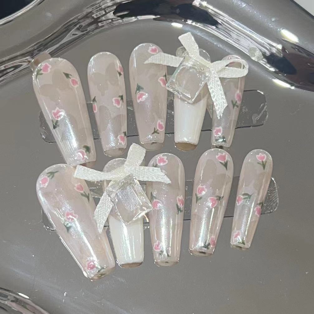 Floral Embellished Press-On Nails Bowlift