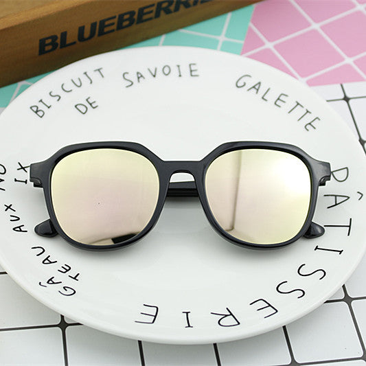 Ladies' fashionable sunglasses in elegant, octagonal design Bowlift