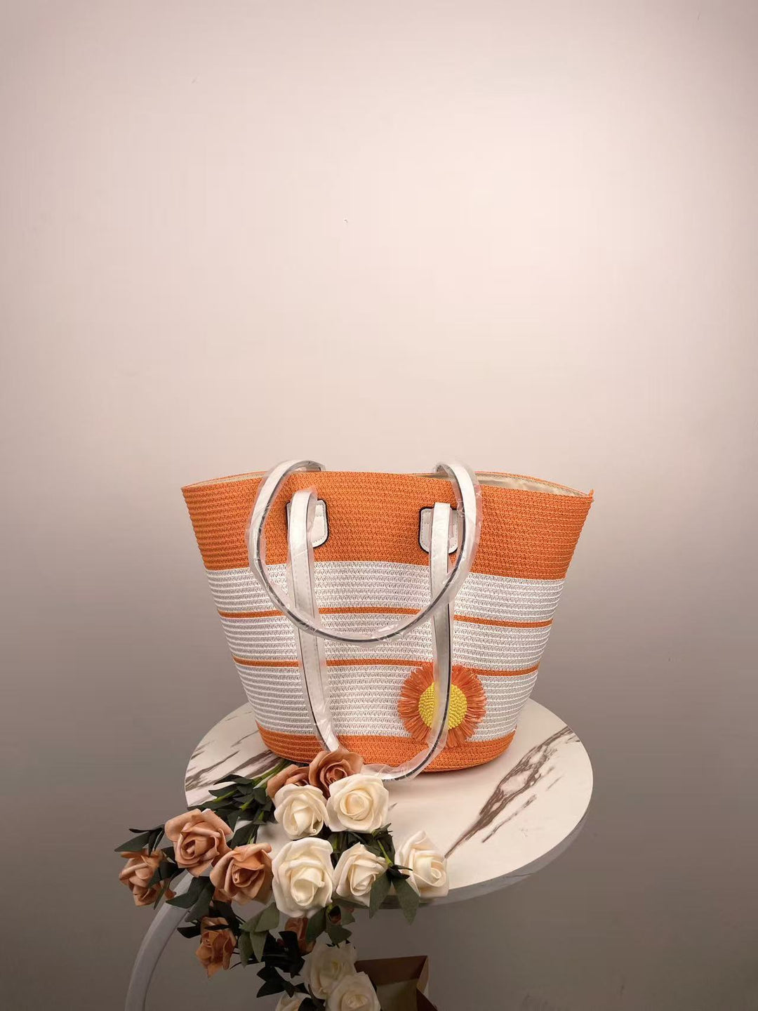 Elegant Beach Bag with Matching Sun Hat Bowlift