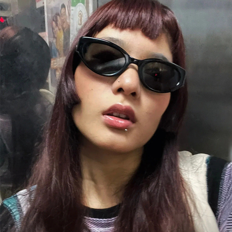 Women's fashionable cat-eye sunglasses with trendy frame and UV protection Bowlift