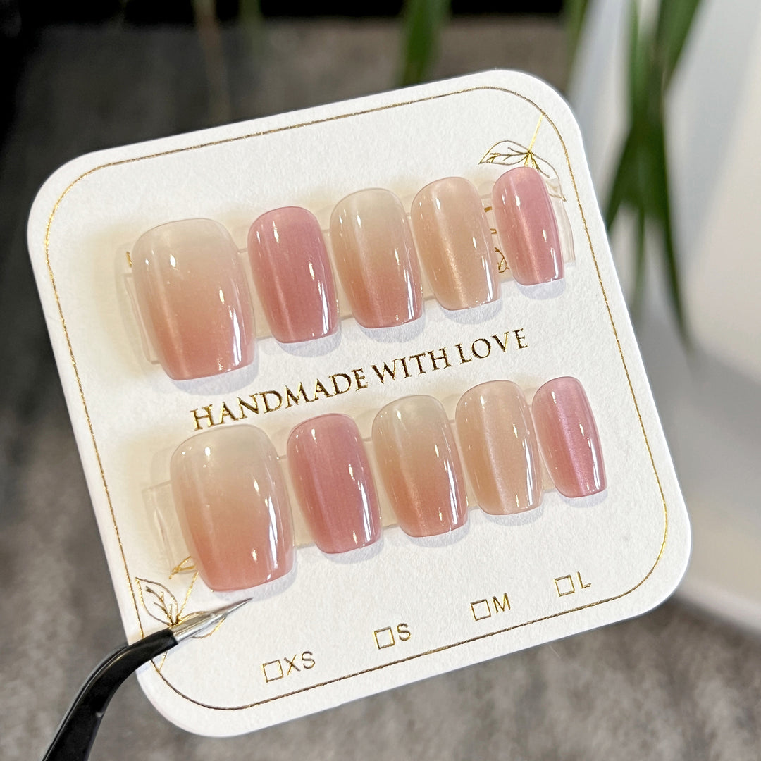 Artificial nail tips with ombre effect Bowlift