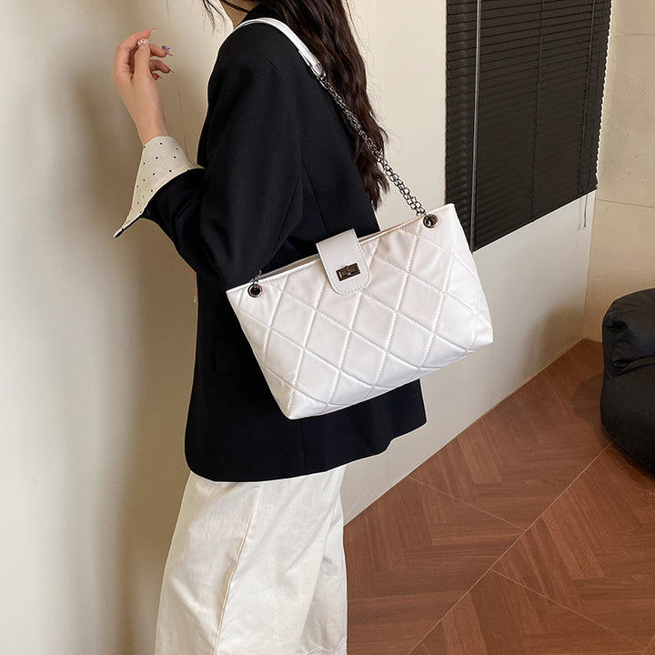 Quilted Elegant Satchel Handbag Bowlift
