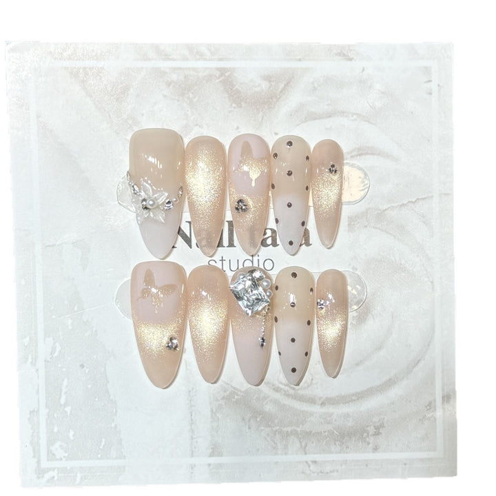 Elegant Press-On Nail Art Set with Decorative Floral Accents Bowlift