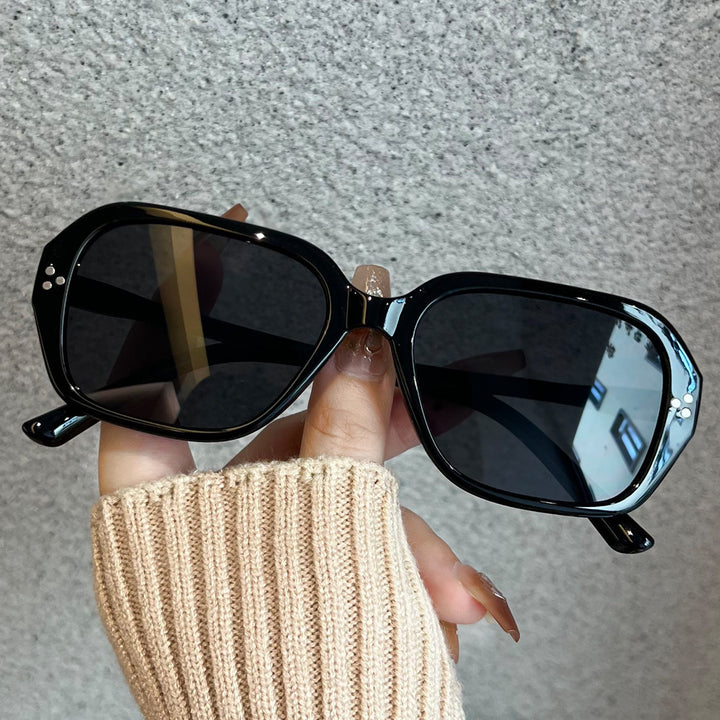 Women's fashionable oversized sunglasses in elegant design Bowlift