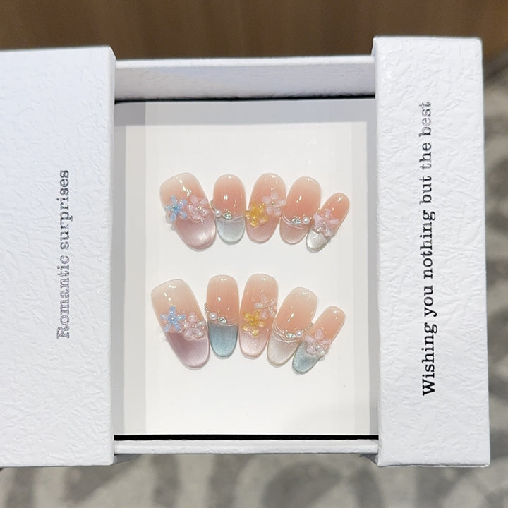 Romantic artificial nails with floral accents Bowlift