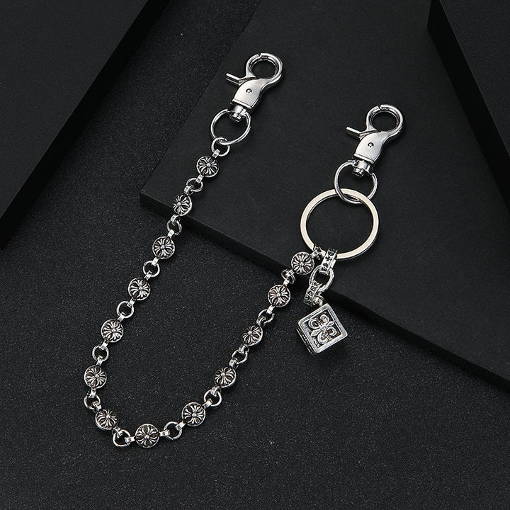 Fashionable keychain with filigree chain design Bowlift