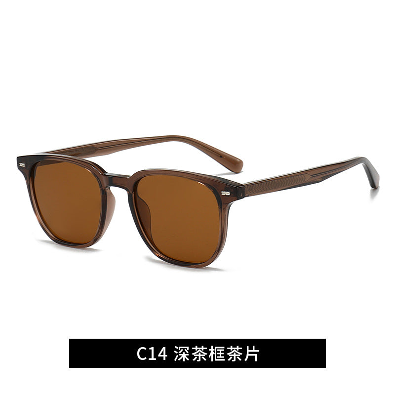 Ladies fashionable sunglasses with trendy gradient Bowlift