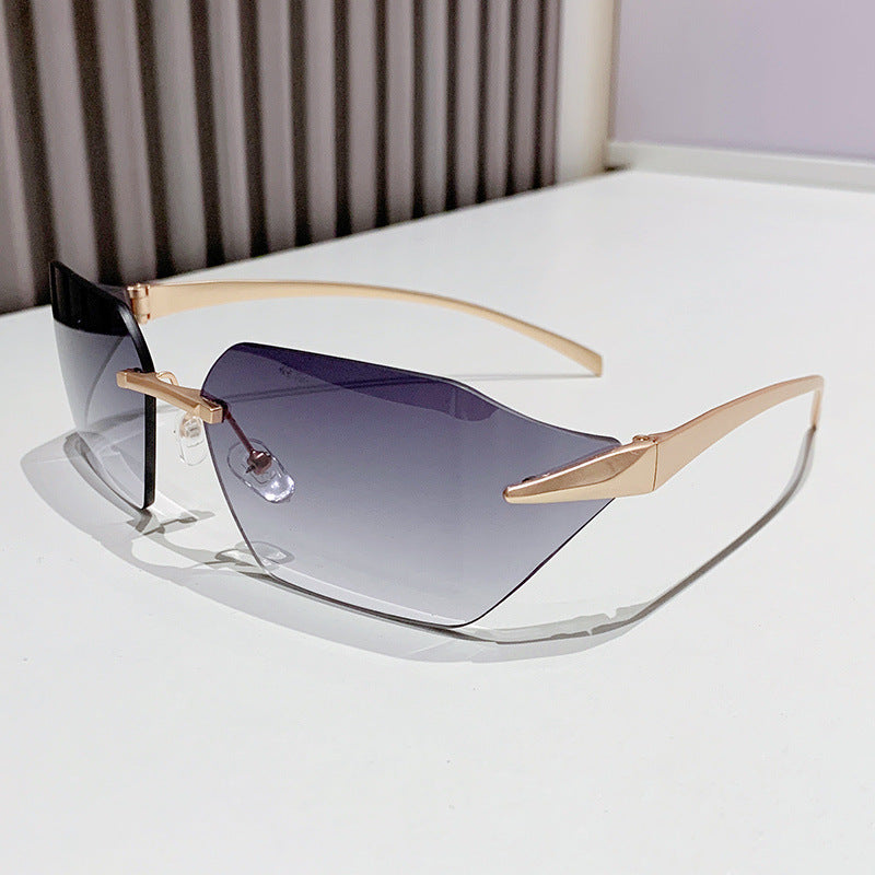 Women's fashion square sunglasses with embellished metal frame Bowlift