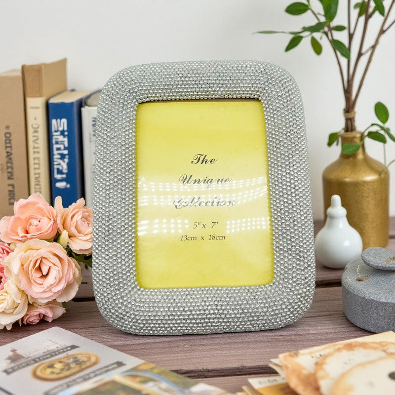 Elegant decorative picture frame with artistic design Bowlift