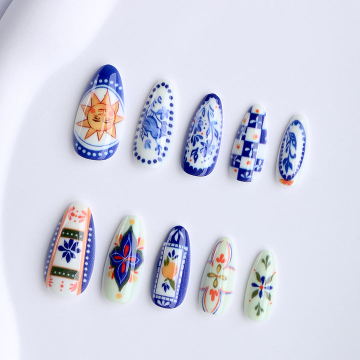 Artificial nails with handmade floral design Bowlift