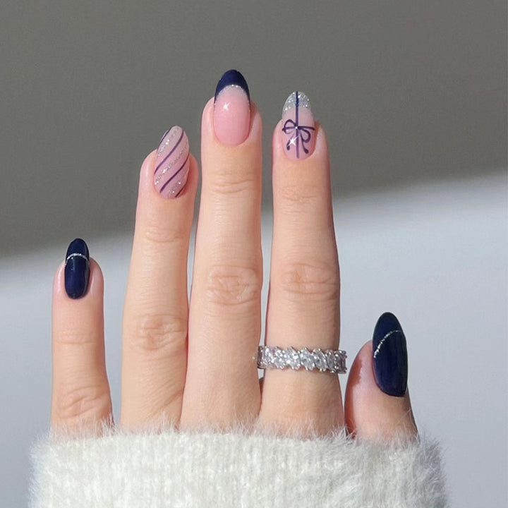 Elegant Heart-Designed Press-On Nail Tips Bowlift