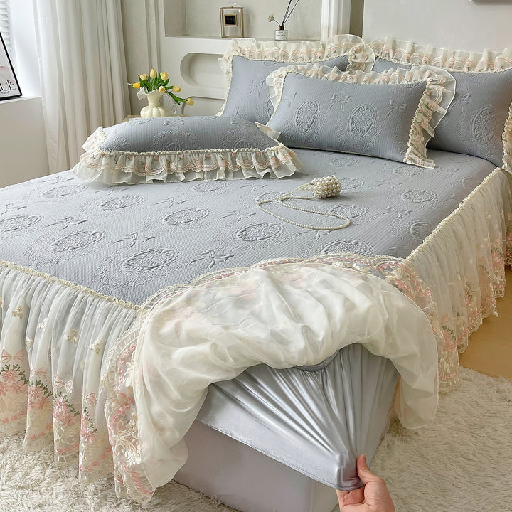 Elegant Ruffled Bedspread Set