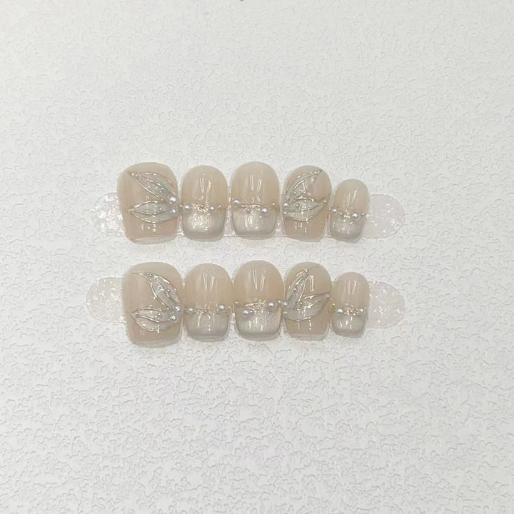 Floral Art Press-On Nail Set with Pearls Bowlift