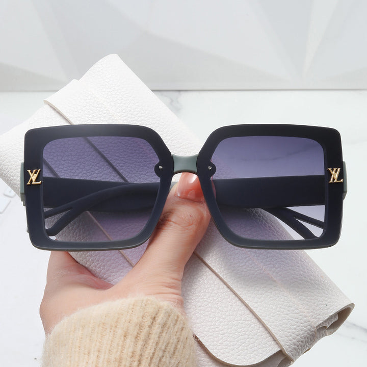 Women's fashionable square sunglasses with elegant design Bowlift
