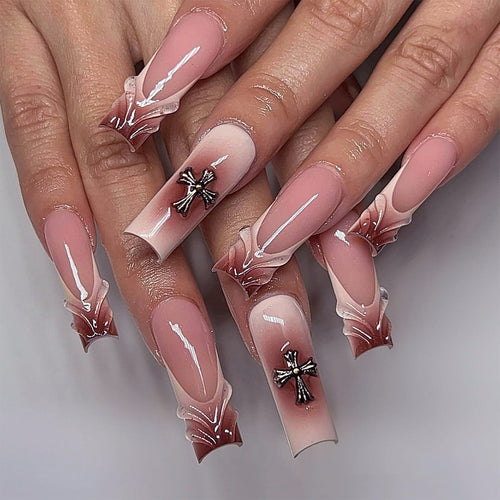 Artful Gel Nails in Glamour Style Bowlift