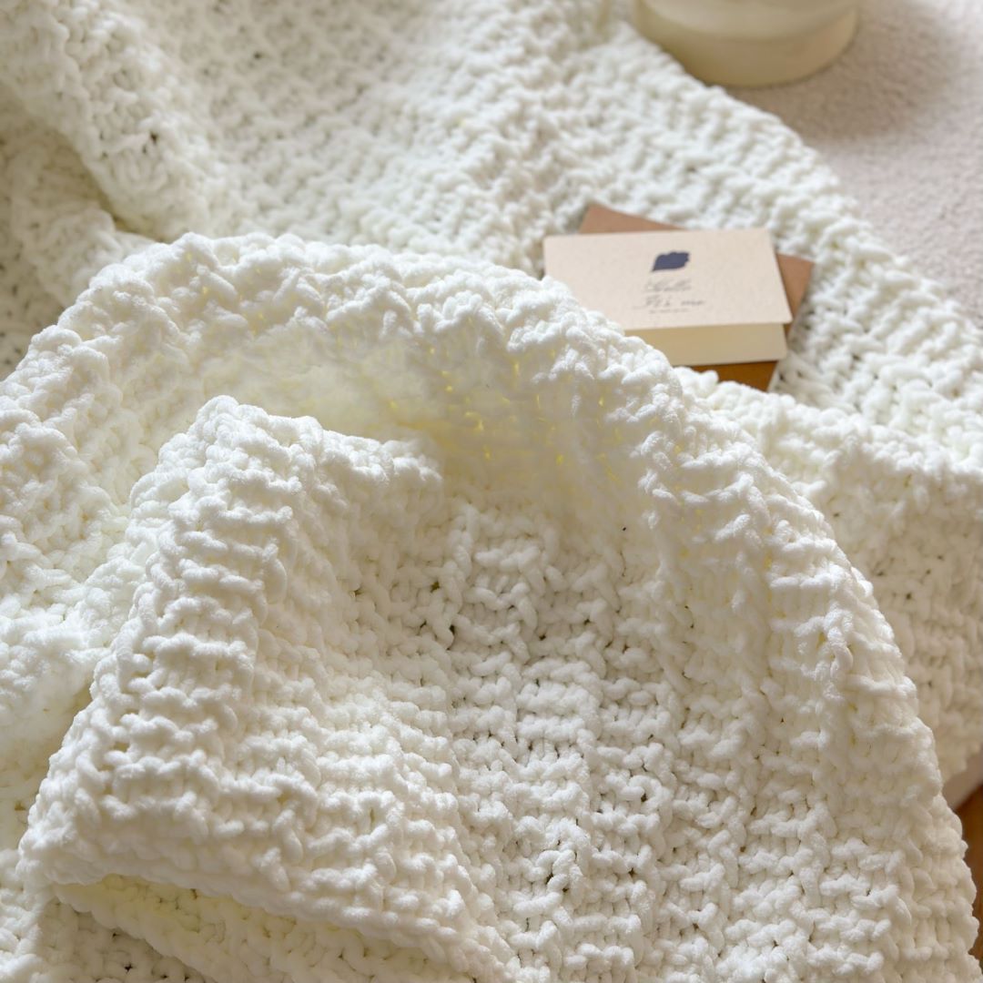 Women's Cozy Knit Blanket Bowlift