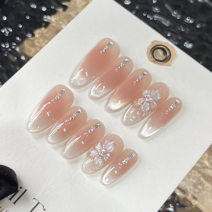 Artificial Nail Set with Romantic Design Bowlift