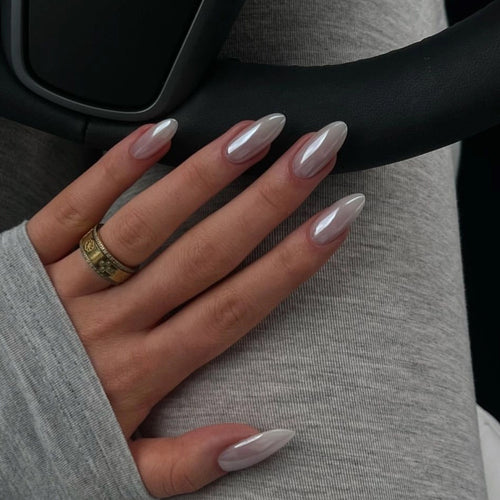 Artful stiletto nails with elegant shine details Bowlift