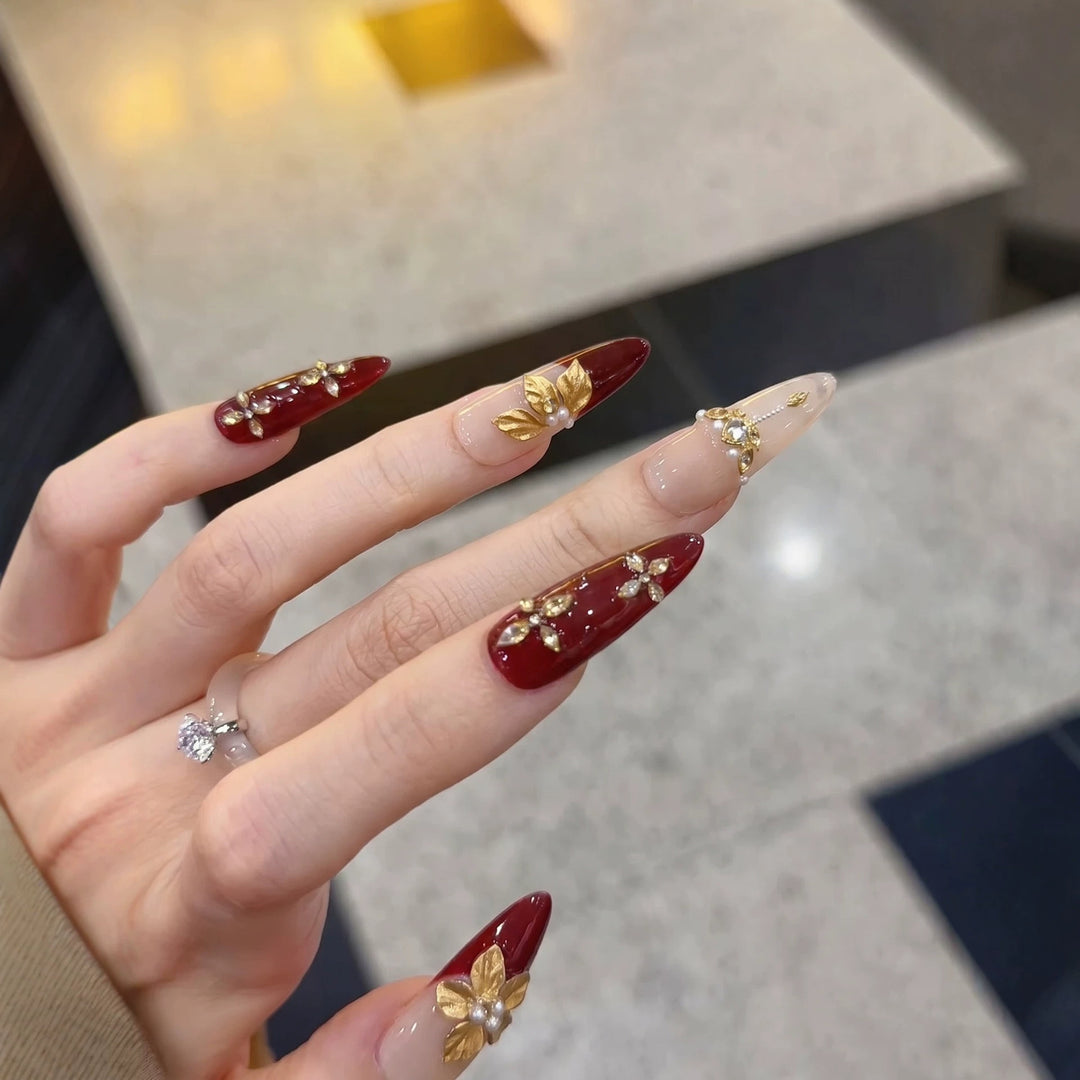 Glamourous Decorative Stiletto Nail Art Kit Bowlift