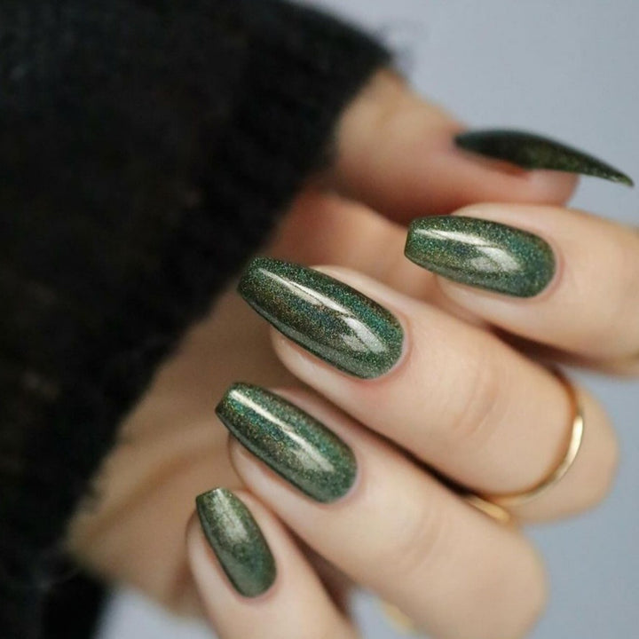 Glamorous Glitter Artificial Nails Bowlift