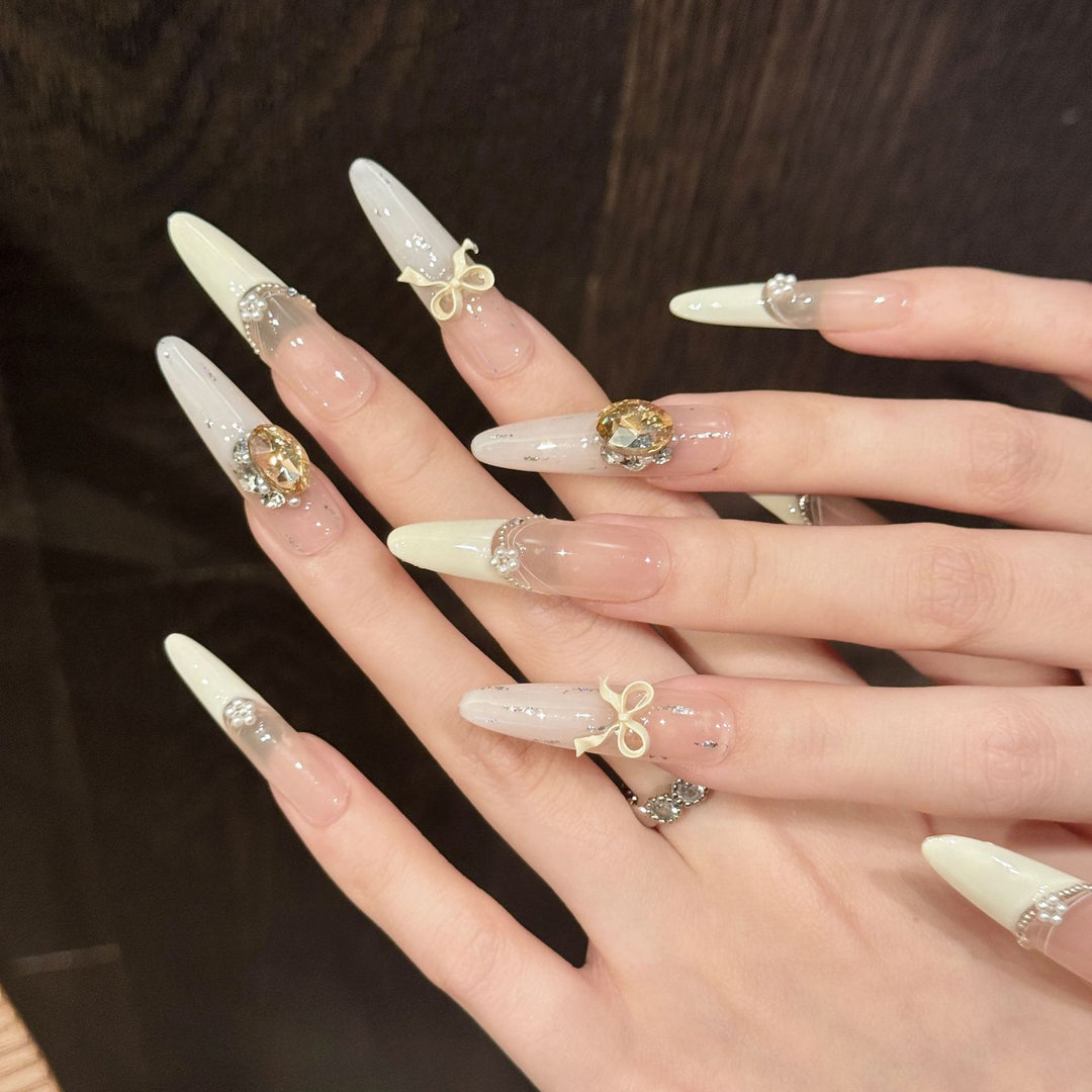 Decorative Rhinestone Press-On Nail Set Bowlift