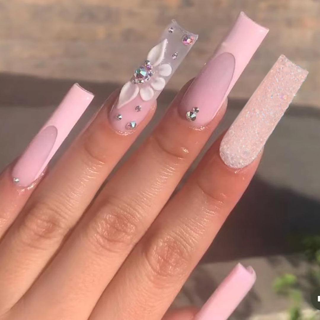 Glamorous Floral Press-On Nail Set Bowlift