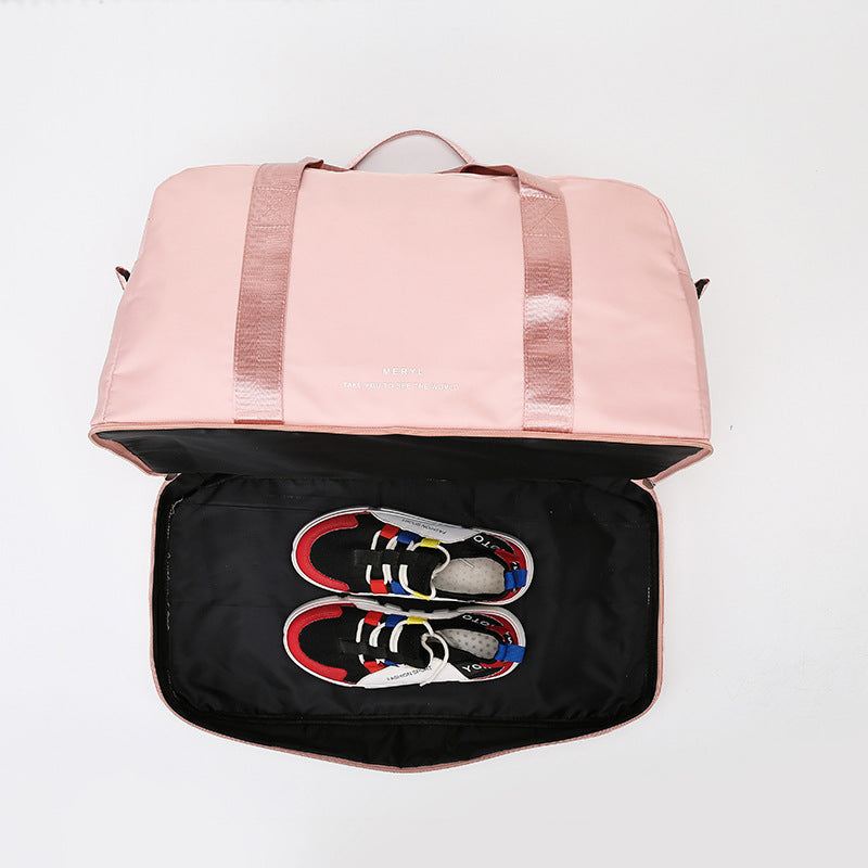 Sporty travel bag with adjustable shoulder strap Bowlift