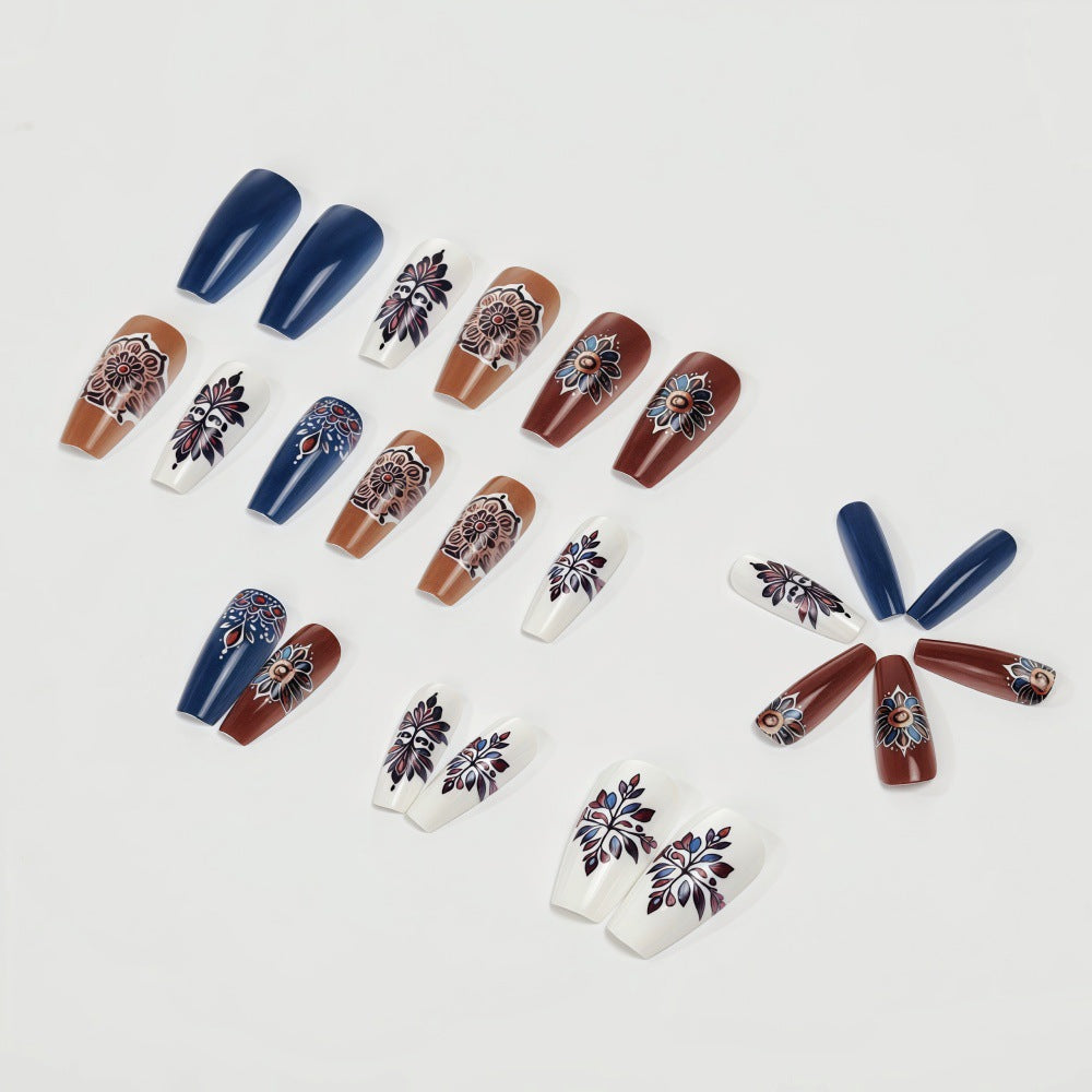 Artificial nails in elegant floral design Bowlift