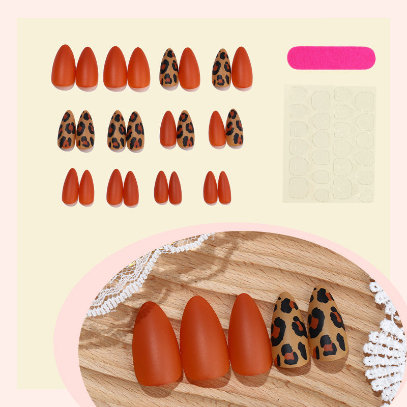Chic Artistic Press-On Nail Set Bowlift