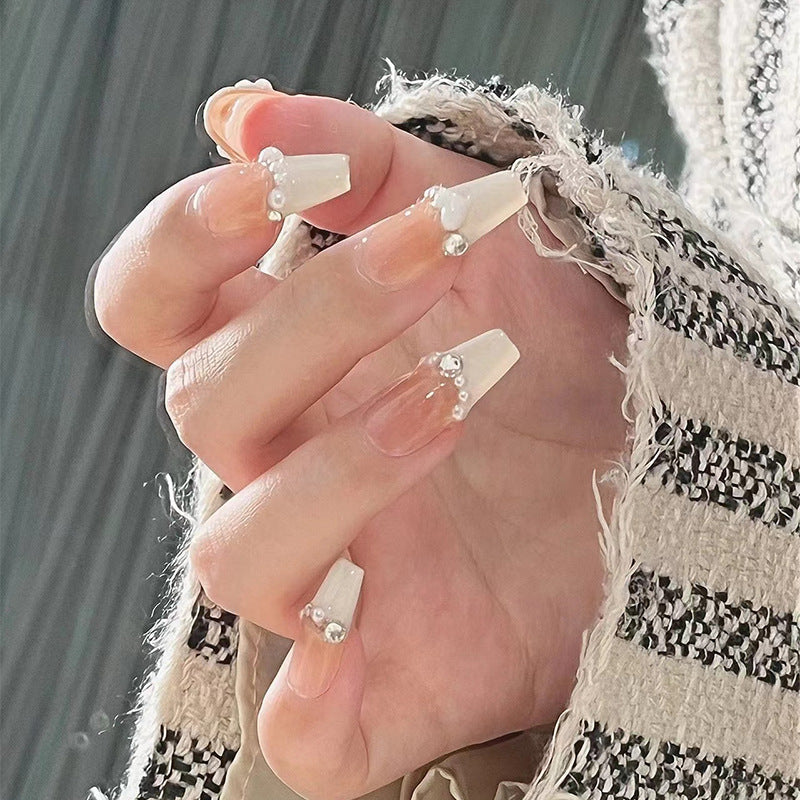 Artful nail extensions with 3D elements Bowlift