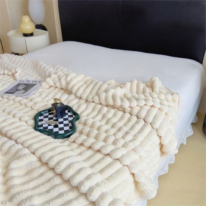 Women Plush Bedspread with Textured Design Bowlift