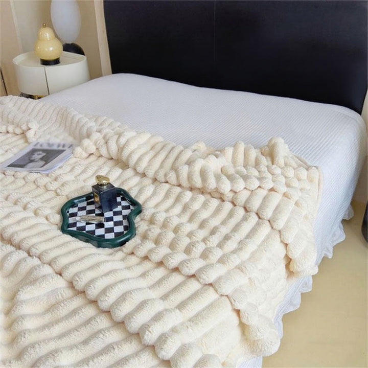 Women Plush Bedspread with Textured Design Bowlift
