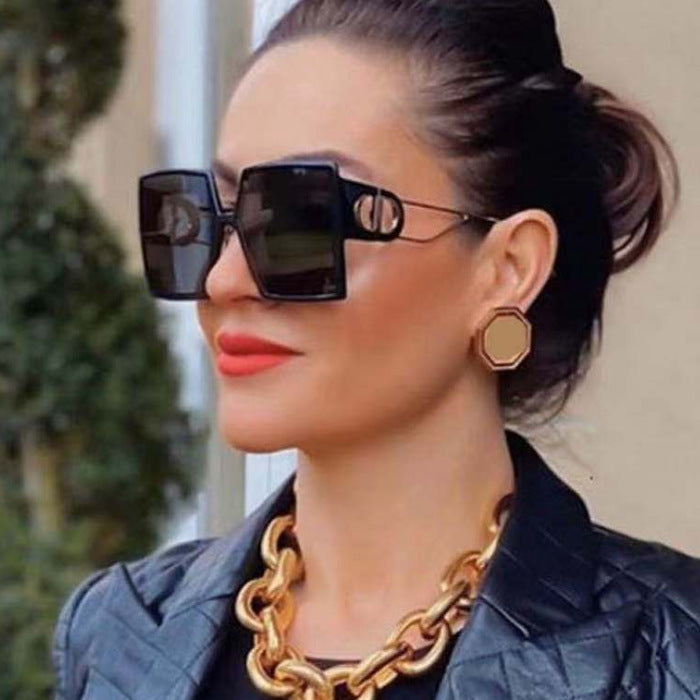 Women's square sunglasses with luxurious frame Bowlift