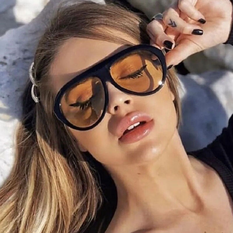 Women's oversized sunglasses with stylish design and protective UV filter Bowlift
