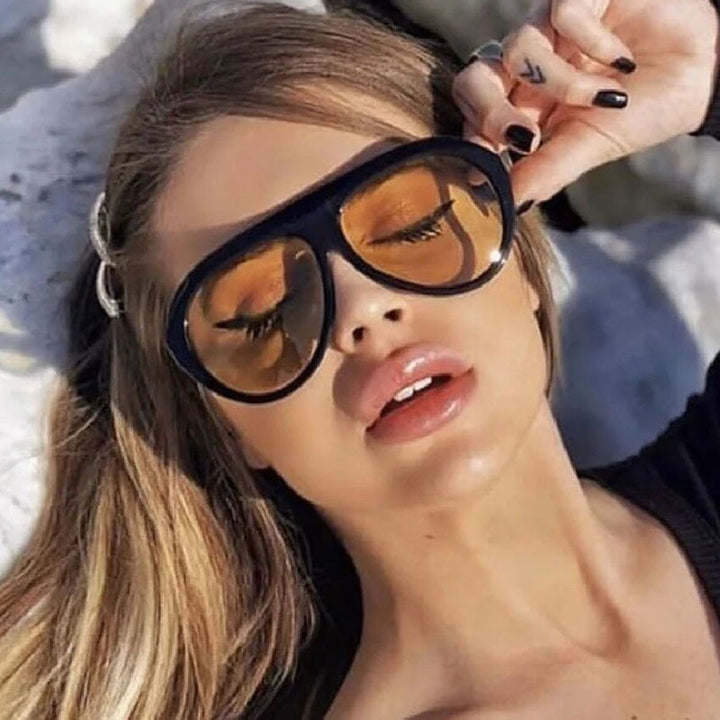 Women's oversized sunglasses with stylish design and protective UV filter Bowlift