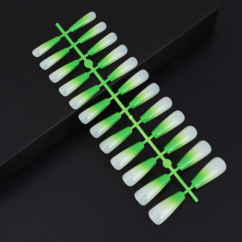 Artificial nails in elegant ombre design Bowlift
