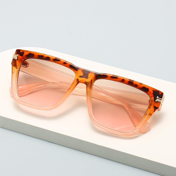 Women Modern Square Sunglasses with Exclusive Accents Bowlift