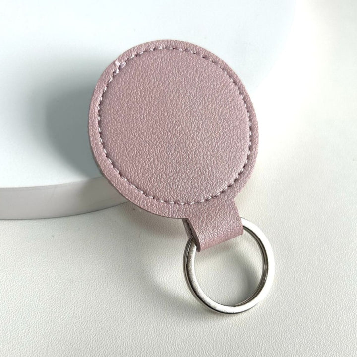 Unisex keychain in a stylish and functional design Bowlift