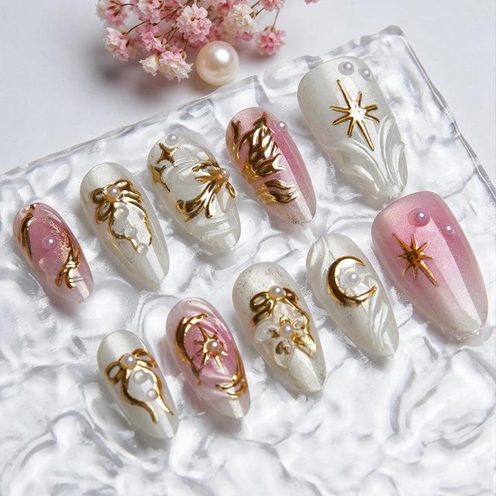 Artificial nail set with filigree golden accents Bowlift