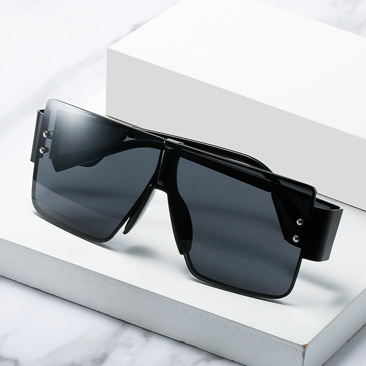 Ladies trendy oversized sunglasses with futuristic design Bowlift