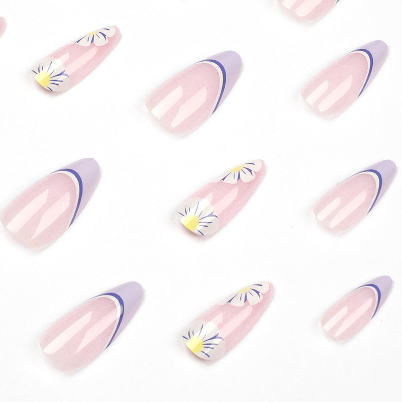 Artistic nail art with flower and ombre effects Bowlift