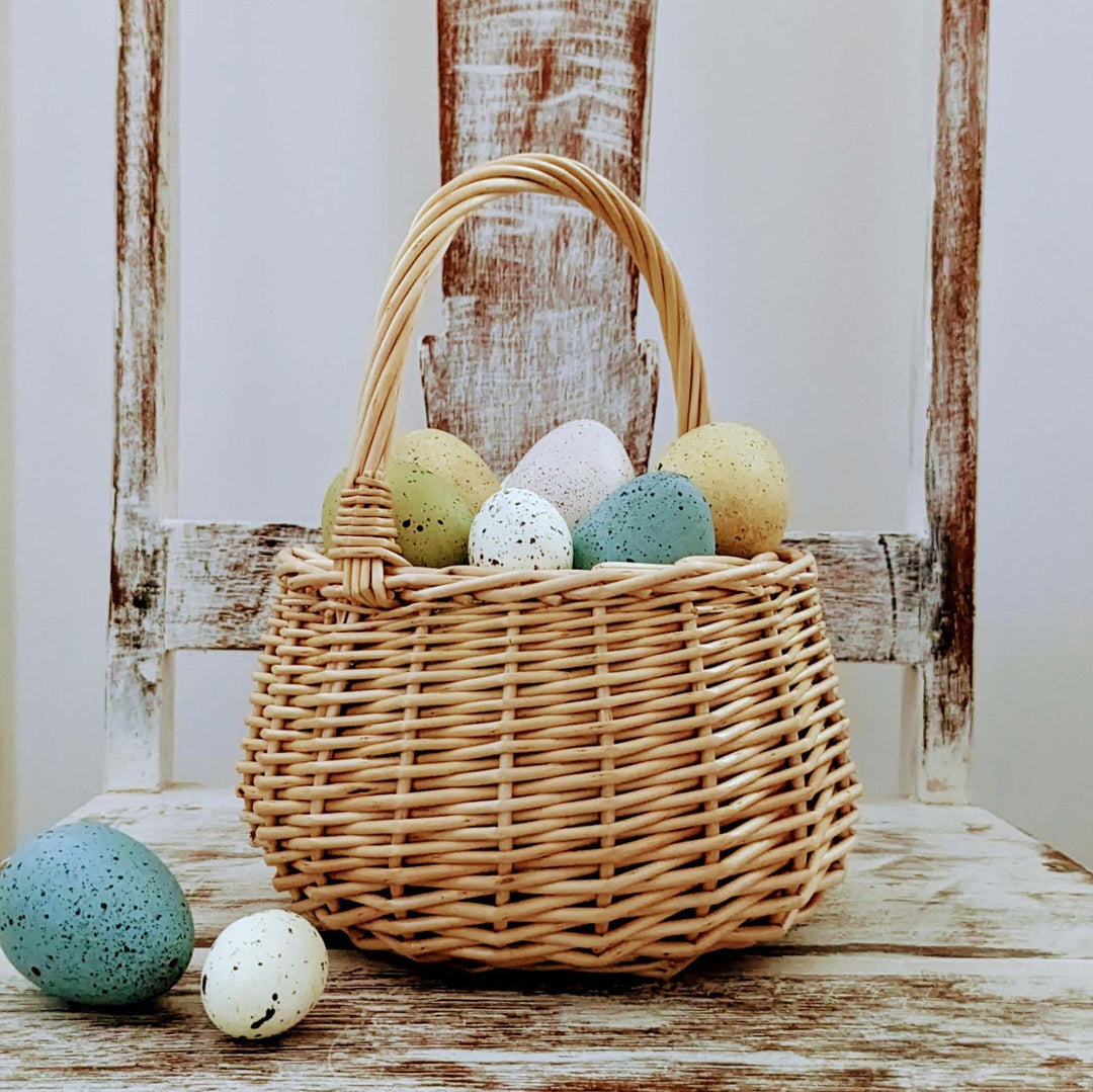 Handcrafted basket made of natural wicker Bowlift
