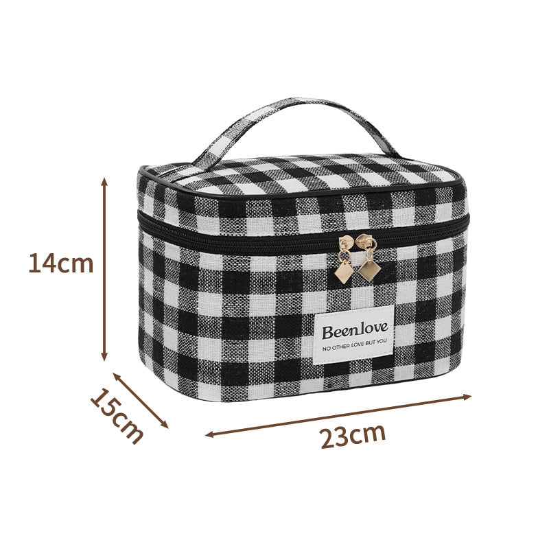 Stylish Checkered Makeup Case Bowlift