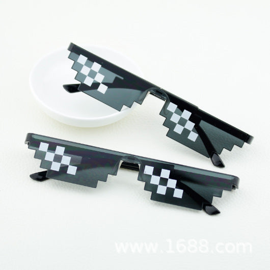 Women's sunglasses in trendy pixel design Bowlift