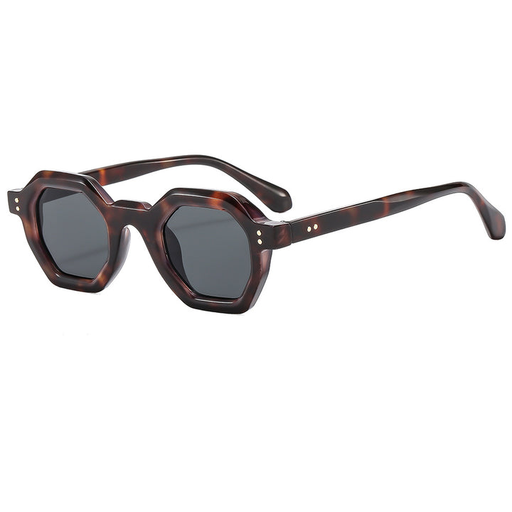 Women’s geometric sunglasses with distinctive design and protective UV filter Bowlift