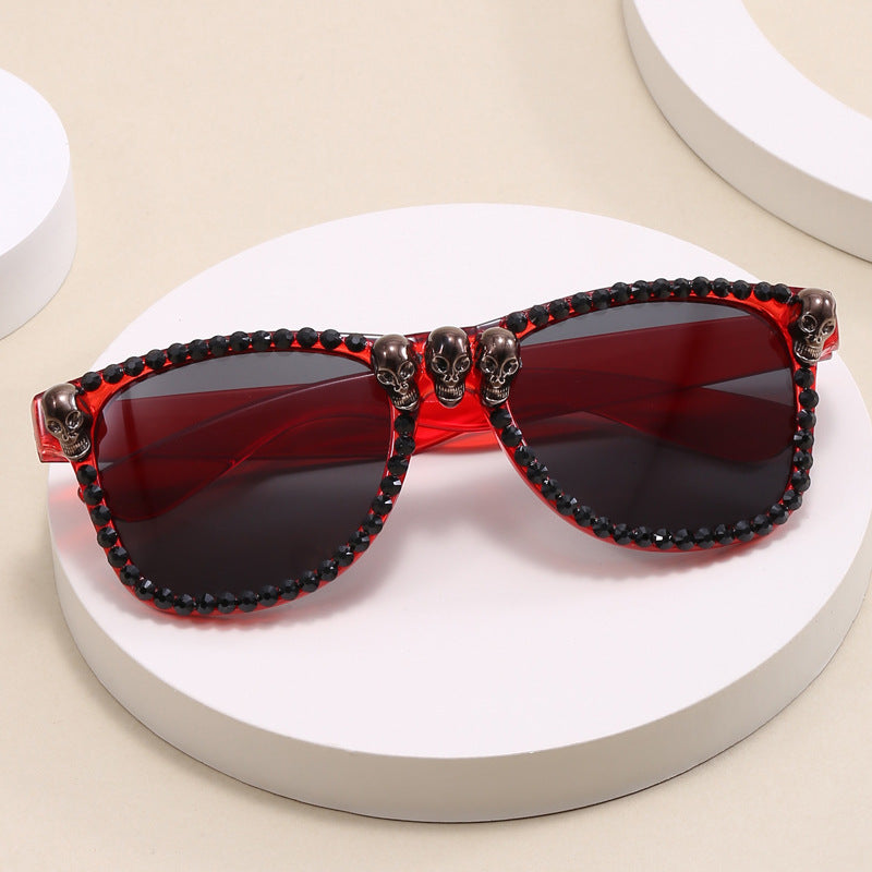 Women's extravagant sunglasses with crystal embellishments Bowlift
