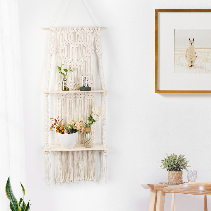 Macrame shelf with heart design Bowlift