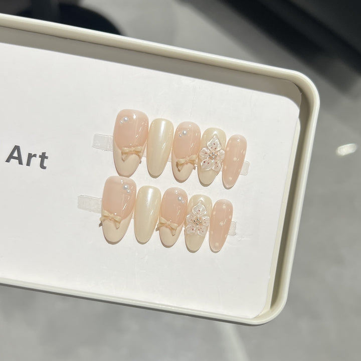 Decorative Press-On Nail Art Set with Bow and Floral Embellishments Bowlift