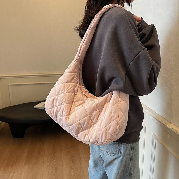 Chic Quilted Hobo Handbag Bowlift